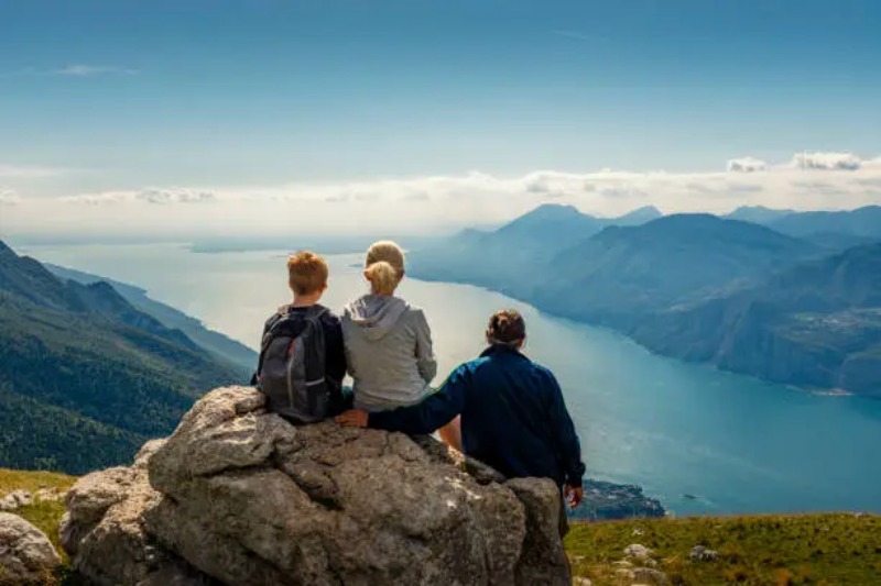 People Mountain People Sea 是什麼意思? 3 情境秒懂這句英文表達用法! (3)