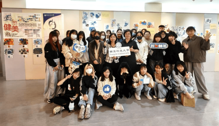 畫筆遇上 AI!輔英科大「墨色健美展」讓跨系學生用藝術與科技寫下情感故事