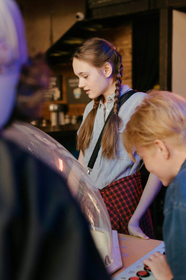 青春期 英文常見錯誤解析｜10個你絕不能忽略的青春期英文用法 [10 Common Mistakes In Puberty & Adolescence English You Must Avoid]