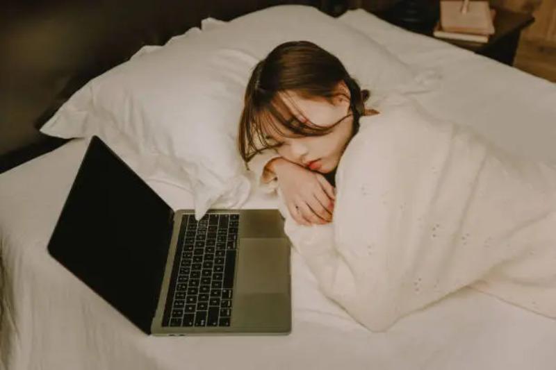 低潮英文怎麼說？5種常見用法解析，教你在低谷時也能自信開口 (2)