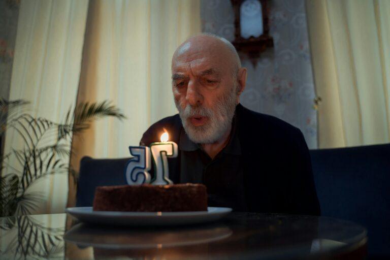 同事退休祝福語怎麼說？9句英文實用範例與寫法重點整理 [Colleague Retirement Wishes: 9 Practical English Examples & Writing Tips]