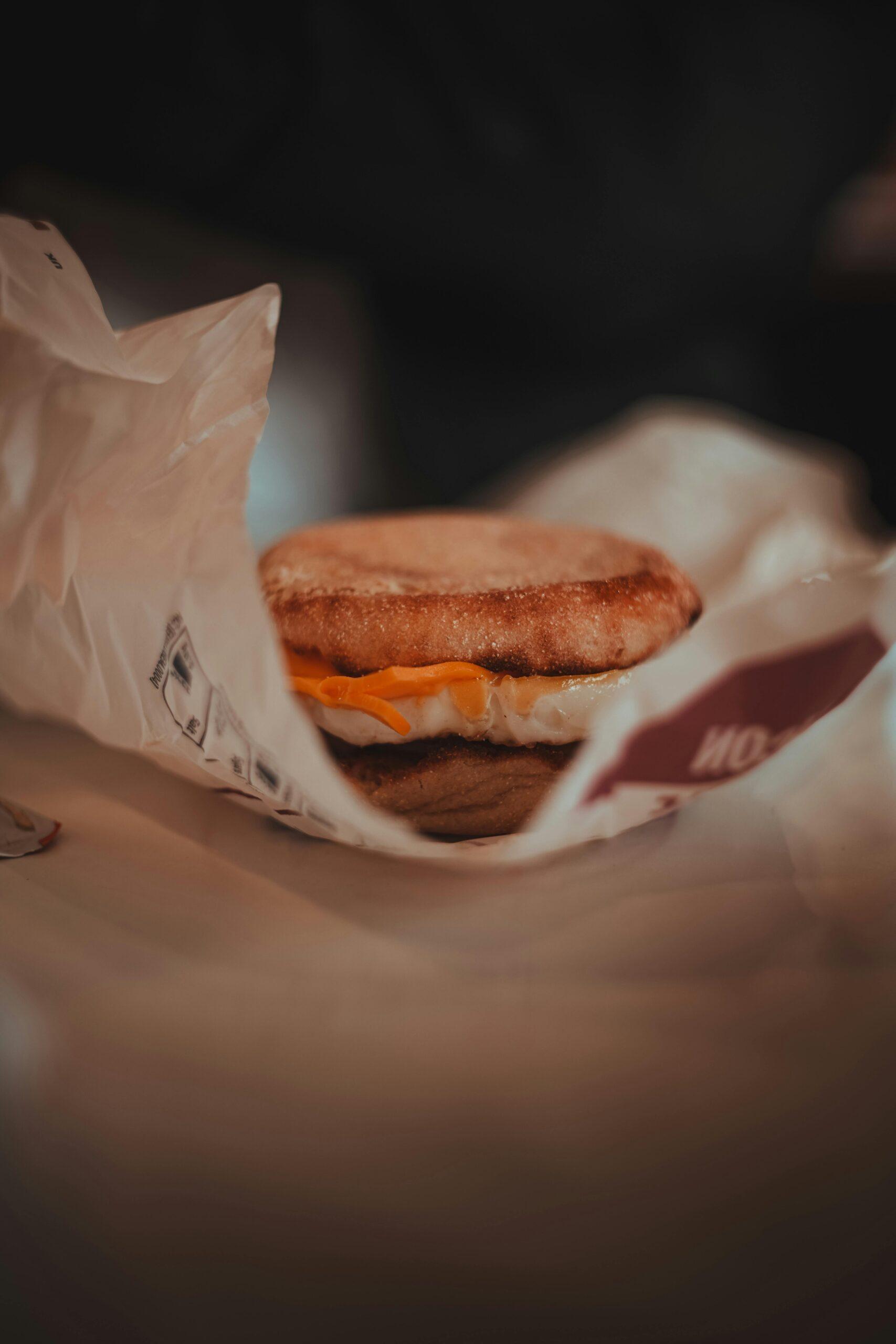 外帶英文 To Go 必學！學會這 7 句餐廳常用英文點餐再也不怕尷尬 [Must Learn Takeout English: 7 Essential Restaurant Phrases To Go]