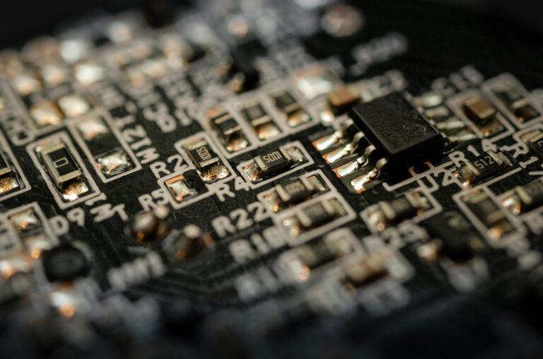 半導體英文學不會？這5個常見錯誤你一定要避開！ [5 Common Semiconductor English Mistakes You Should Avoid!]
