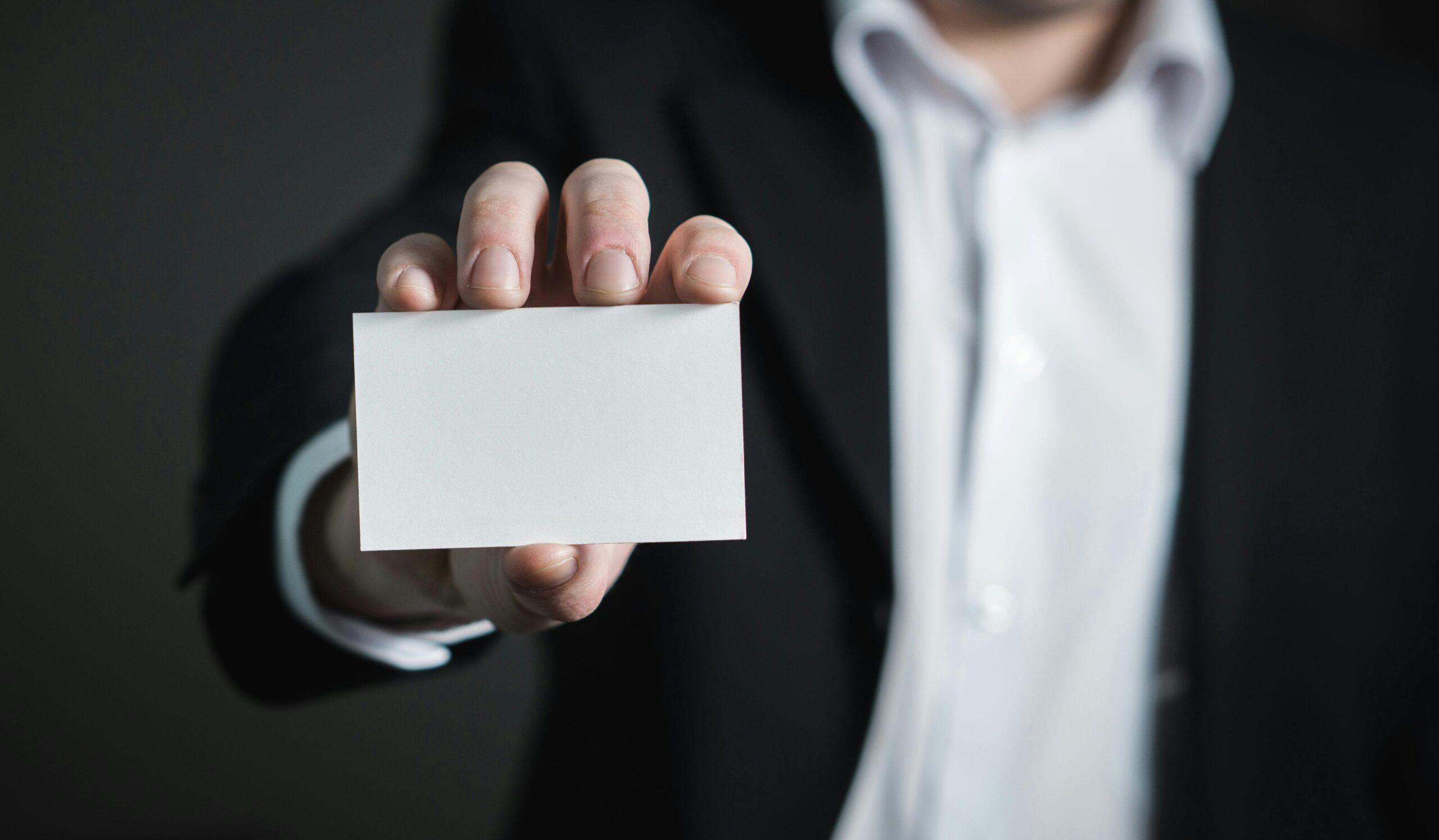 工作職稱英文別再搞錯！2025年最常混淆的10種職位用法解析 [Top 10 Confusing Job Titles In English: 2025 Guide]
