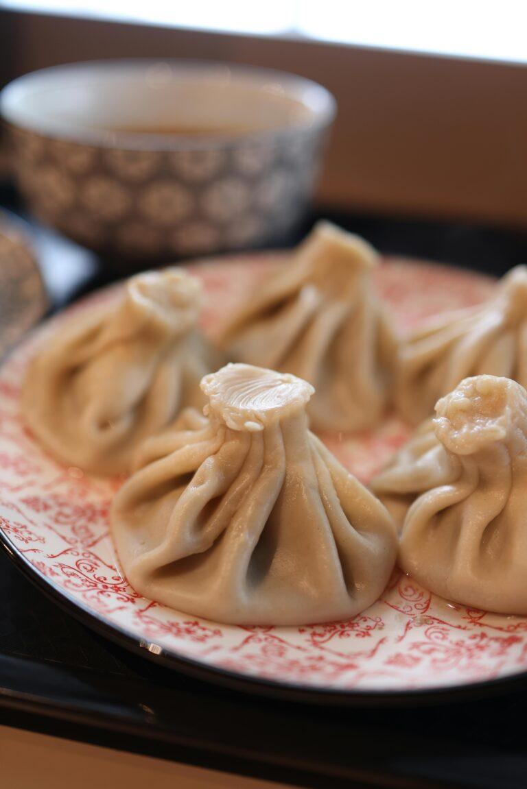 小籠包英文怎麼說？5個實用用法與地道說法一次學會 [How To Say Xiao Long Bao In English? 5 Useful & Authentic Expressions Explained]