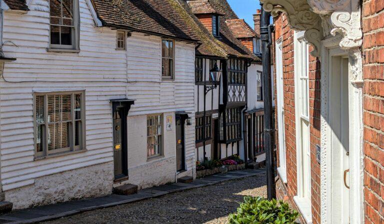 小聰明英文怎麼說？你一定要避免的5個常見錯誤用法 [How To Say '小聰明' In English? Top 5 Common Mistakes To Avoid]