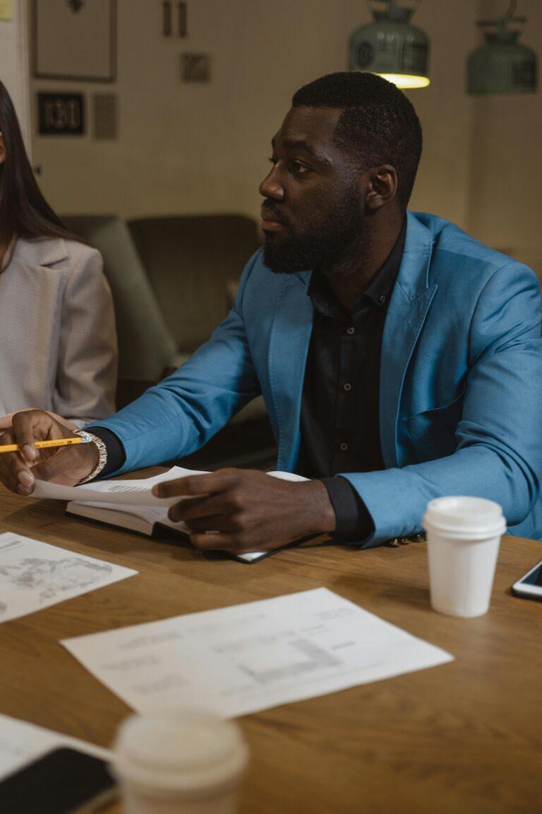 人資長英文怎麼說？5個常見用語與避免犯的錯誤整理 [How To Say Chief Human Resources Officer In English? 5 Common Terms & Mistakes Explained]