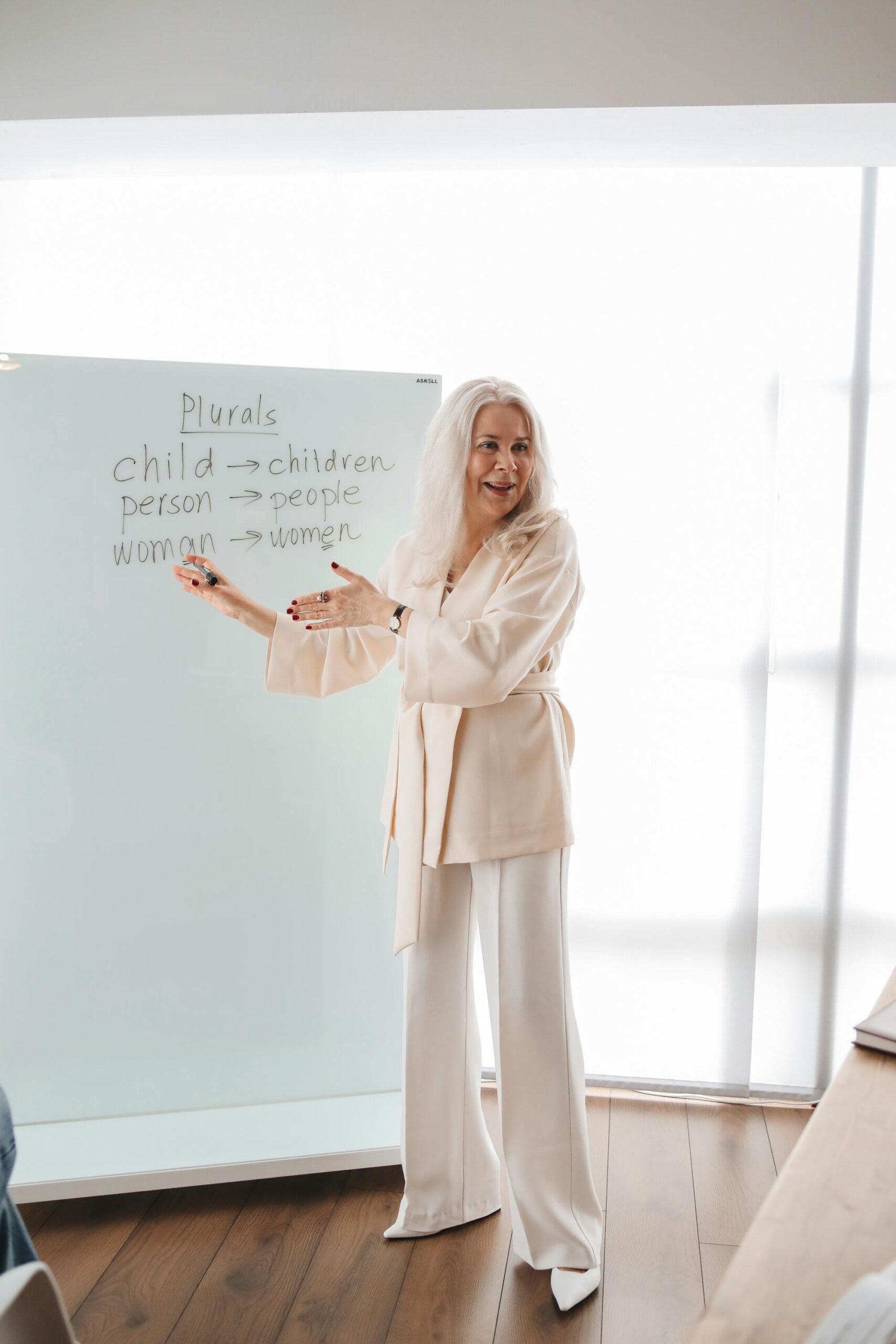 熟齡學英文不可忽視的5大錯誤｜這些英文學習陷阱你中了幾個？ [5 Common Mistakes Older Learners Make When Studying English]