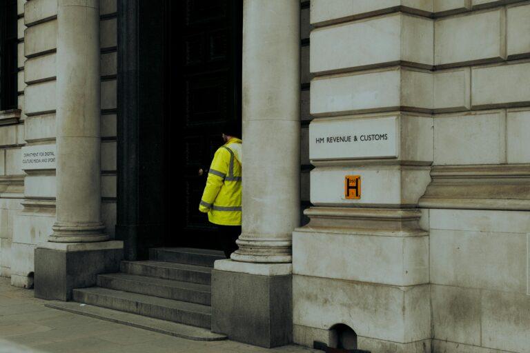 響應雙語政策，「全民英檢」推出公務人員優惠方案：3個你不可不知的報名細節與注意事項 [GEPT Launches Civil Servant Benefits In Response To Bilingual Policy: 3 Must Know Registration Details & Notes]