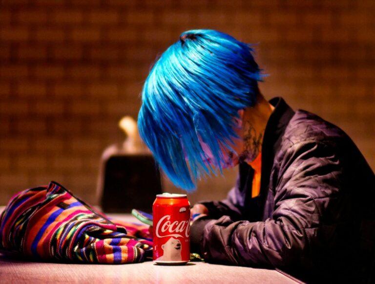 Emo 是什麼意思？避免在英文對話中誤用 Emo 的 3 個常見陷阱